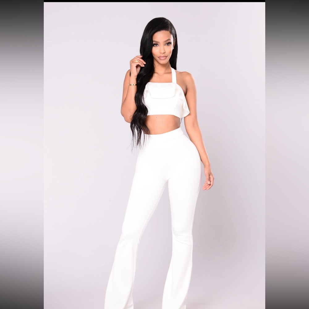 Popping Champagne Ruffle Set - White